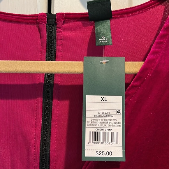 NWT 🩷Velvet, Fushia, Short Sleeve, Knee Length Dress by WILD FABLE, Back Zipper - Picture 8 of 8